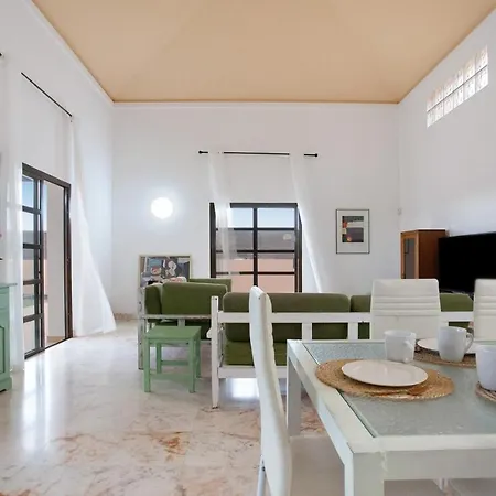 Venus House Villa *